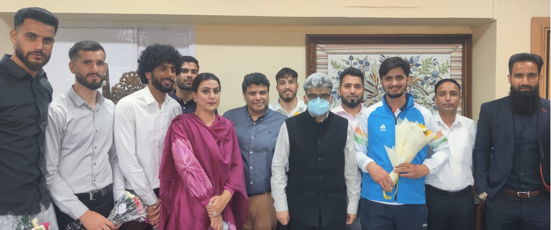 'Chief Secretary meets Paralympian Amir Ahmed; star Footballers of J&K'